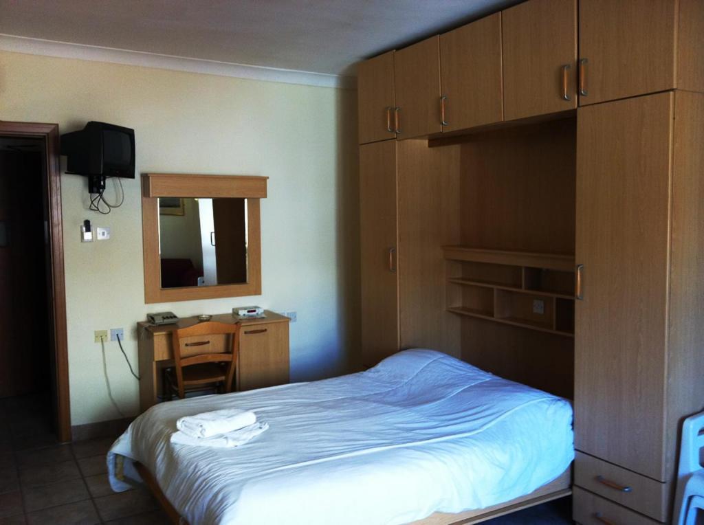 Clover Holiday Complex Qawra Habitación foto